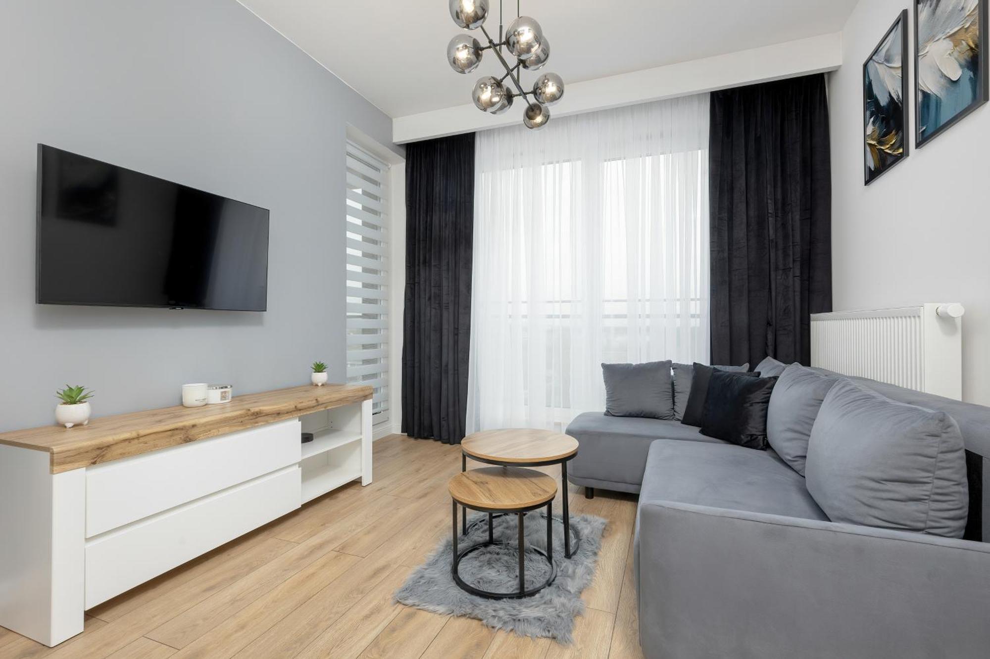 Kotsisa With Parking By Renters Apartment Warsaw